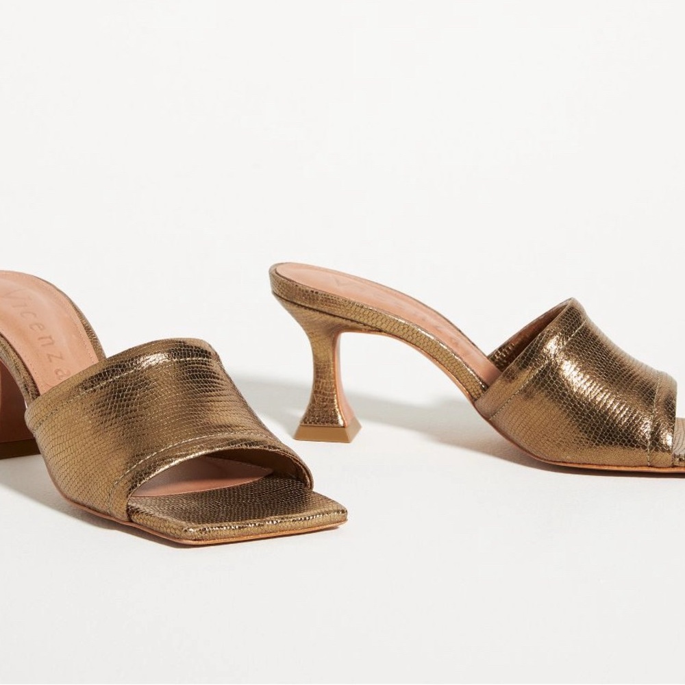 Anthropologie Vicenza Textured Heels. Gold. 39